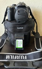 FujiFilm Finepix SL300 14MP