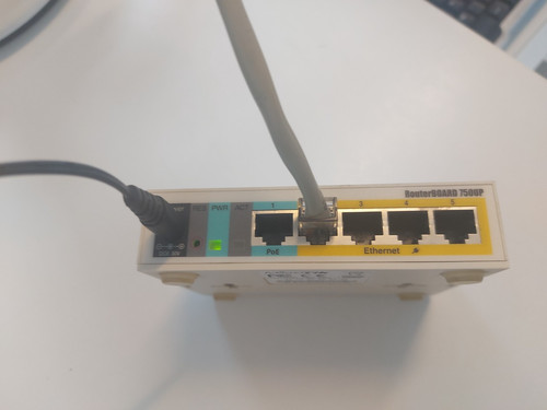 Mikrotik routerboard rb750up - routerboard,