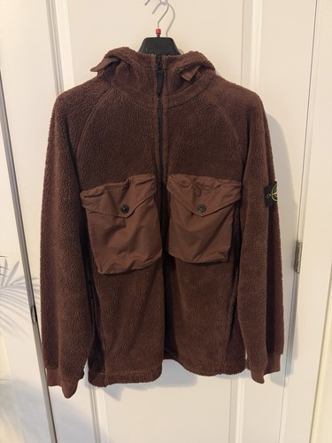 Stone island pile - pile, con