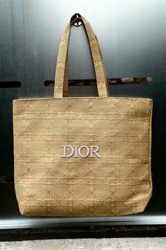 Dior beauty bag - beauty, gwp
