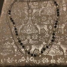 Collana lunga, 3 fili 2 catene