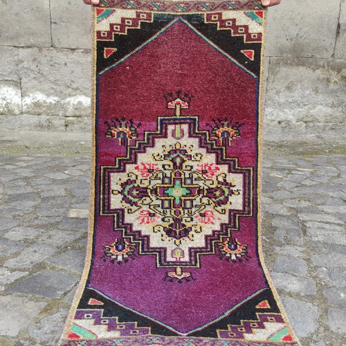 Tappeto piccolo vintage turco