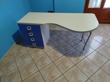 Scrivania con piano in legno molto spesso e cassettiera laterale 4 cassette  