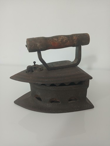 Antico ferro stiro a - stiro,