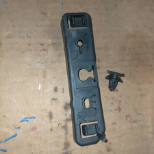 Staffa lat. paraurti post. DX