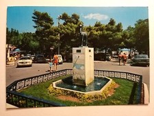 Siponto (Foggia). Piazza Daino. Auto, Car, Voitures.