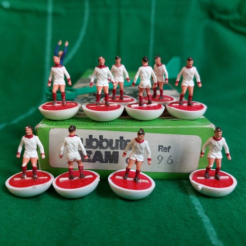Mint subbuteo team - team, bari