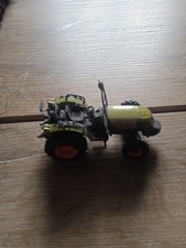 TRATTORE PRESSOFUSO UNIVERSALE HACHETTE 1/43 CLASSIC 2004 CLAAS NECTIS 257F