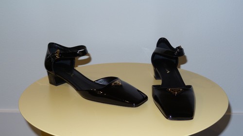 1150 prada black vernice - black,