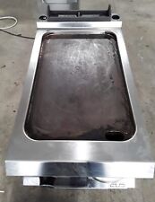 VENDO PIASTRA PROFESSIONALE in acciaio inox, misure 40x73x94 cm (h).  Prezzo €80