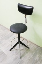 sgabello industriale vintage