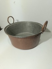 Vecchia pentola in rame