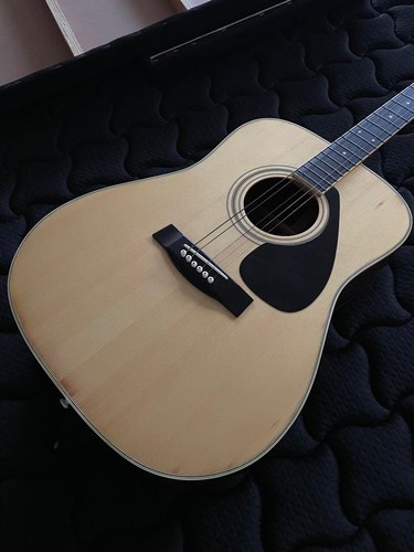 Chitarra acustica vintage