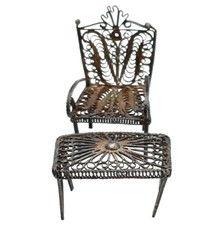 FILIGRANA MINIATURA DI SALOTTINO CASA DELLE BAMBOLE  - SEDIA E TAVOLINO .