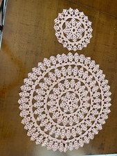 GRUPPO DUE CENTRI  color SALMONE FATTI A MANO ALL'UNCINETTO diam cm. 65 e cm. 24