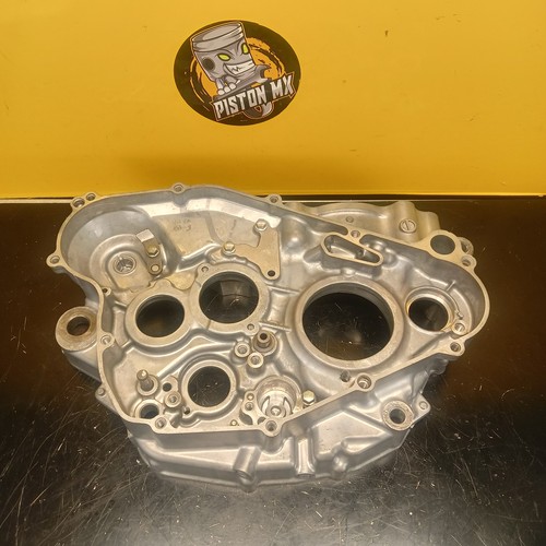 Carter moteur droit - carter,