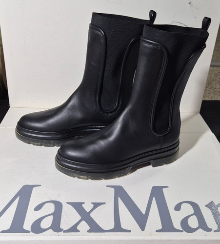 New max mara logo black - max,