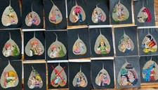 Dipinti su foglie di pipal