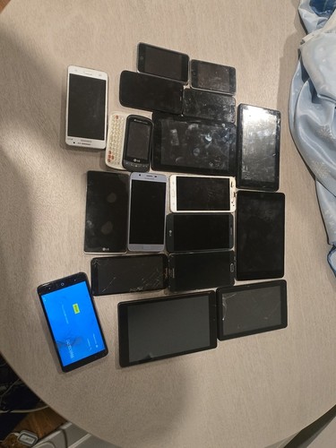 Mix bundle broken phones - of,