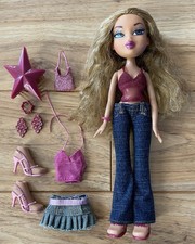Bratz Step Out! Bambola Yasmin