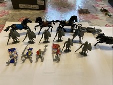 Lotto Soldatini Medievali + Cavalli ( Scala 54 MM Circa) Nade In China / HK 