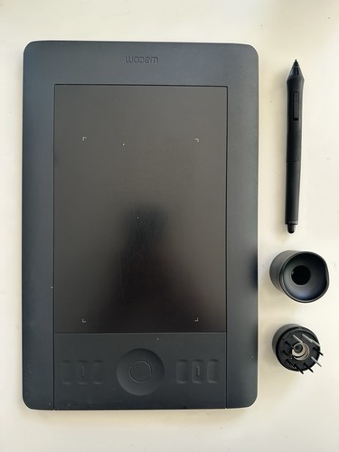 Wacom intuos touch - touch, tablet