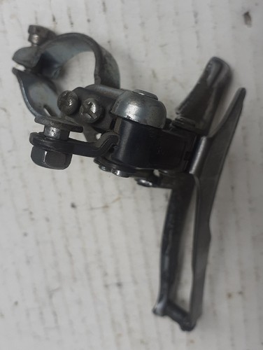 Deragliatore anteriore per