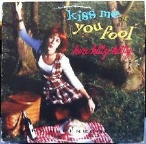 Here kitty kiss - kitty,