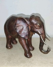 Elefante in Legno Dipinto