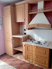 cucina angolare color miele in ottime condizioni 