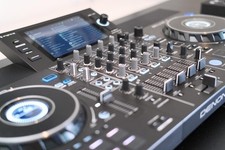 Denon DJ SC LIVE 4 -