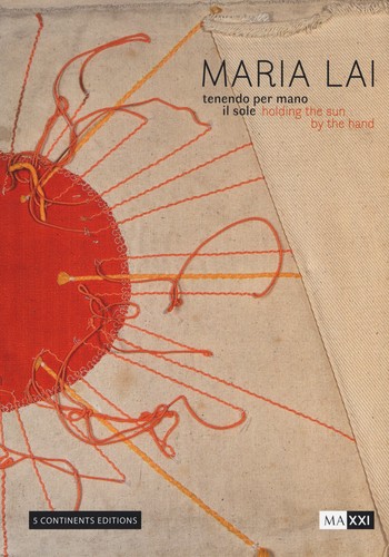 Maria lai tenendo - per, mano
