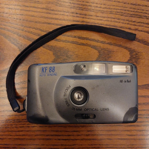 35mm compact camera with - kf,