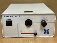 Illuminatore sorgente luminosa