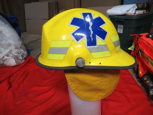 Casco pompiere giallo