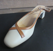 Trotters Women's Dalani Pump -