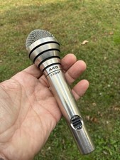 AKG D330BT Microfono Dinamico