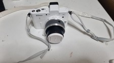 Nikon1 V1 Mirrorless camera body+ lens 1Nikkor 10-30 + original neck strap
