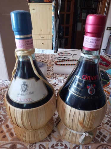 Vecchie bottiglie chianti - vecchie,