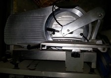 affettatrice professionale a 380v per negozi,pizzerie e cucine industriali