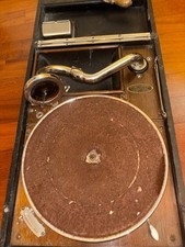 Grammofono a valigetta con manovella  "Giuseppe Lucarini Firenze" da restaurare