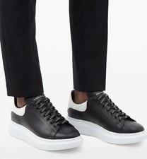 Scarpe sneakers stringate