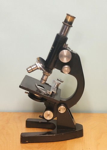 Microscopio vintage ernst - vintage,