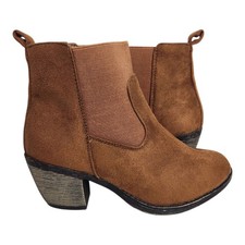 1st Kiss Women's Size 7.5M