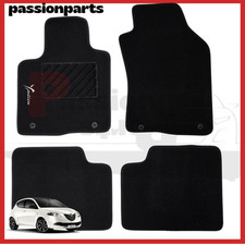 TAPPETI LANCIA YPSILON DAL 2011 IN MOQUETTE CON RICAMO 4 FISSAGGI TAPPETINI 4PZ