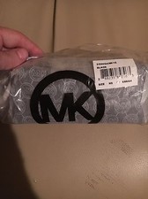 michael kors pouch