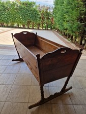 Culla antica in legno a dondolo  dei Primi '900