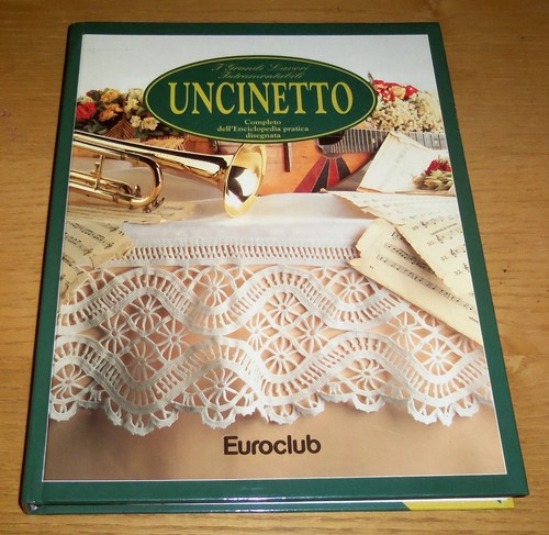 Uncinetto con enciclopedia - con,