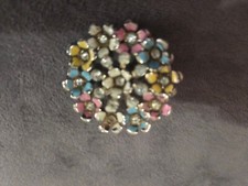 Costume Audrey Hepburn usato e indossato strass spilla multicolore Sydney Guilaroff