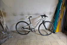 Bicicletta da donna Trek Neko con ruote da 28 pollici e cambio Shimano.  - Force